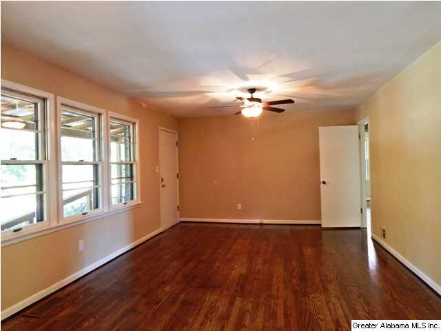 305 Garden Hill Road Gardendale, AL 35071 - Photo 4 of 32