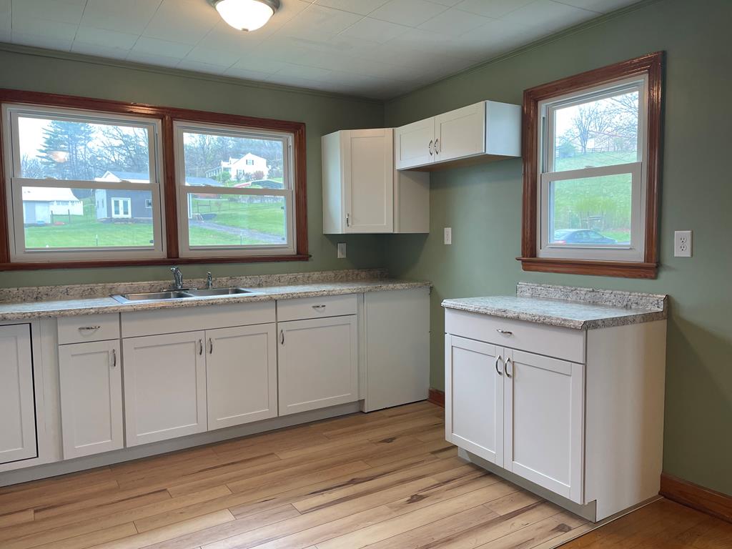 305 State Rte T 1007 Fries, VA 24330 - Photo 10 of 30 Gallery Image 10