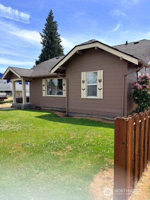 3009 Fir Street Longview, WA 98632 - Photo 2 of 18