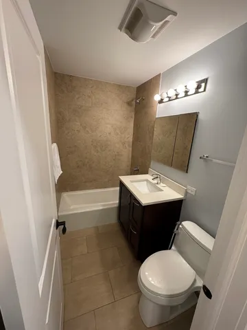 $1,850 | 1443 Homestead Road, Unit 2NW, La Grange Park, IL 60526