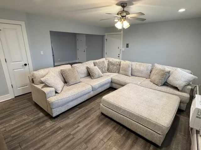 $1,850 | 1443 Homestead Road, Unit 2NW, La Grange Park, IL 60526