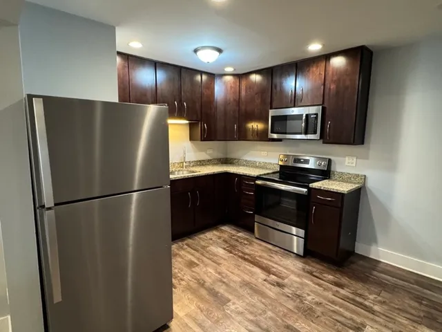 $1,850 | 1443 Homestead Road, Unit 2NW, La Grange Park, IL 60526