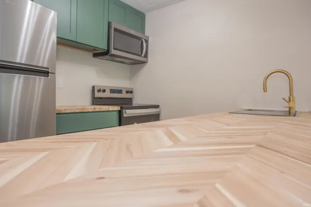 $68,000 | 1100 Erie Avenue, Unit 206, Evansville, IN 47715