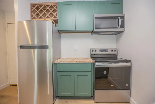 $68,000 | 1100 Erie Avenue, Unit 206, Evansville, IN 47715