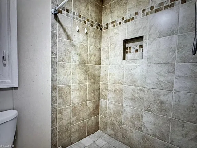 $3,500 | 904 Fairidge Drive, Jamestown, NC 27282