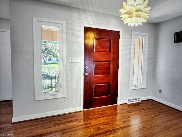 $3,500 | 904 Fairidge Drive, Jamestown, NC 27282