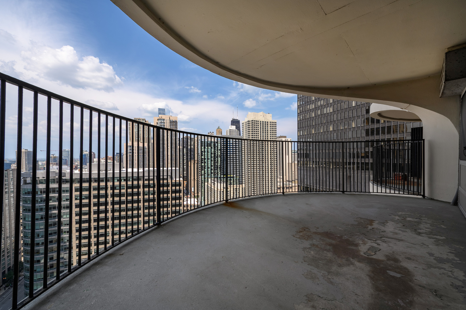 300 North State Street, Unit 3128 Chicago, IL 60654 - Photo 10 of 20 a view of a backyard