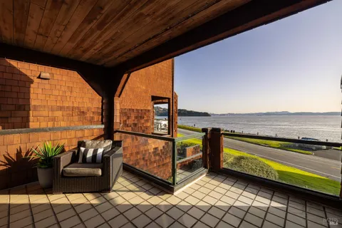 $3,177,000 | 403 Paradise Drive, Tiburon, CA 94920