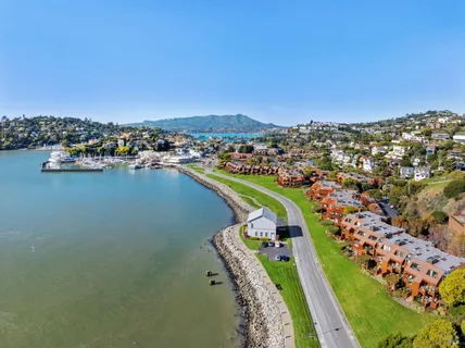 $3,177,000 | 403 Paradise Drive, Tiburon, CA 94920