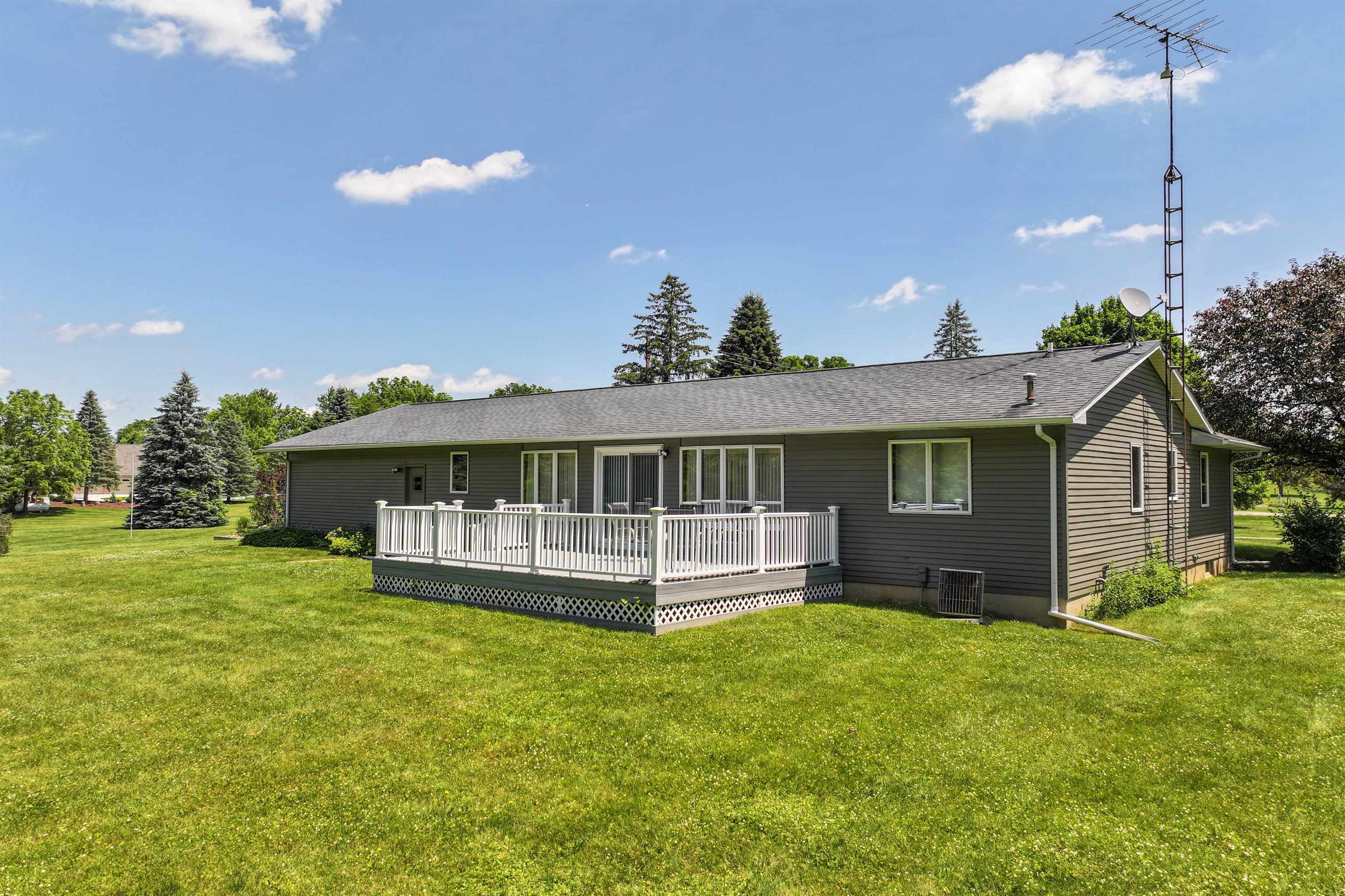 5802 Pratt Road Lapeer, MI 48446 - Photo 25 of 33 50170890-d1b47e74-3425-4fc9-b294-609a2c3f8853.JPG