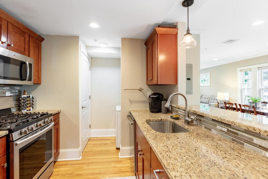 16.5 Holly Street, Unit 2L Salem, MA 01970 - Photo 10 of 20