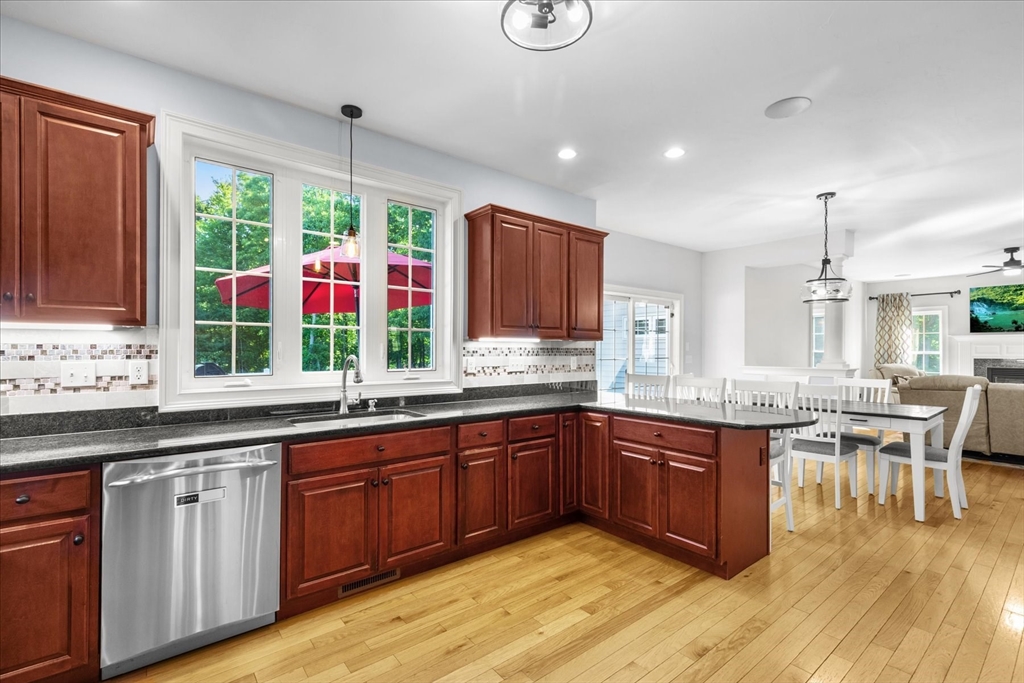 71 Silver Fox Road Franklin, MA 02038 - Photo 14 of 41 Gallery Image 14