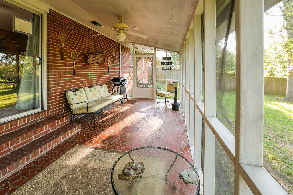 2533 Richmond Hill Road Augusta, GA 30906 - Photo 28 of 38 Screened Back Patio