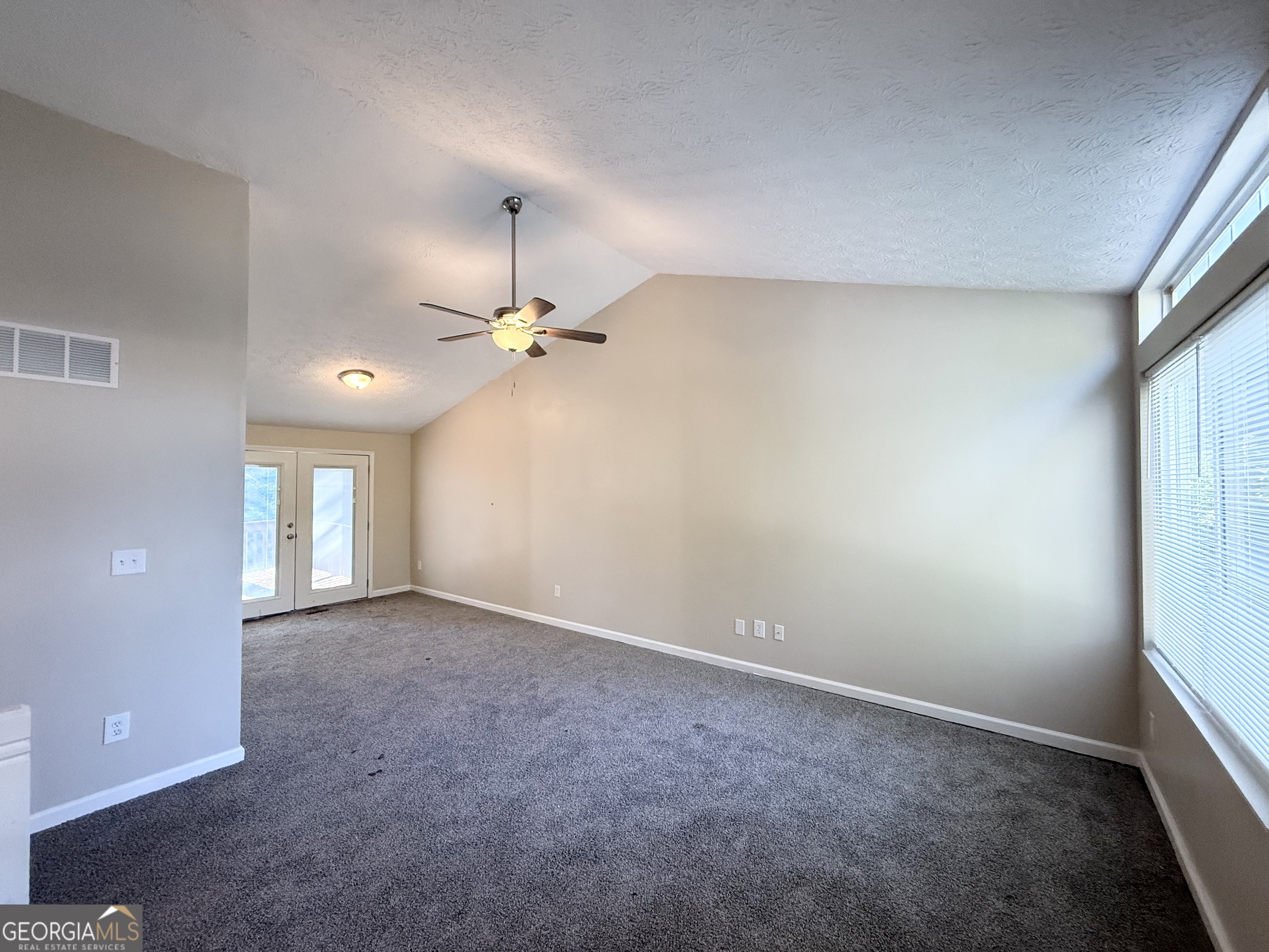 2039 Raintree Place Lithonia, GA 30058 - Photo 3 of 9