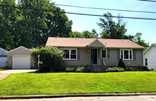 $169,900 | 708 East Shore Drive, Pekin, IL 61554