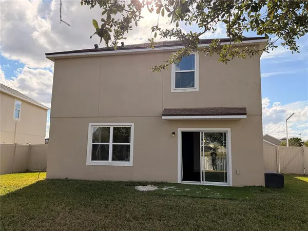 $2,800 | 7623 Tuscan Bay Circle, Wesley Chapel, FL 33545