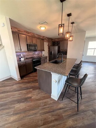 $2,800 | 7623 Tuscan Bay Circle, Wesley Chapel, FL 33545