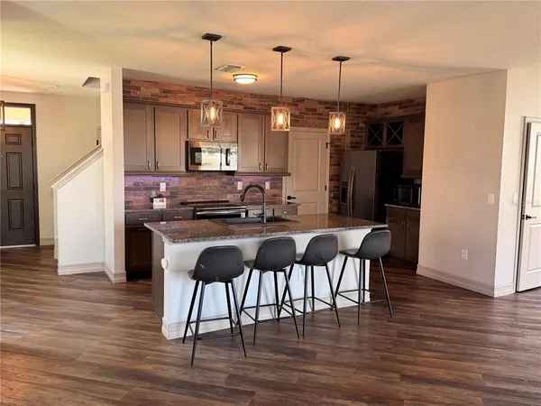 $2,800 | 7623 Tuscan Bay Circle, Wesley Chapel, FL 33545