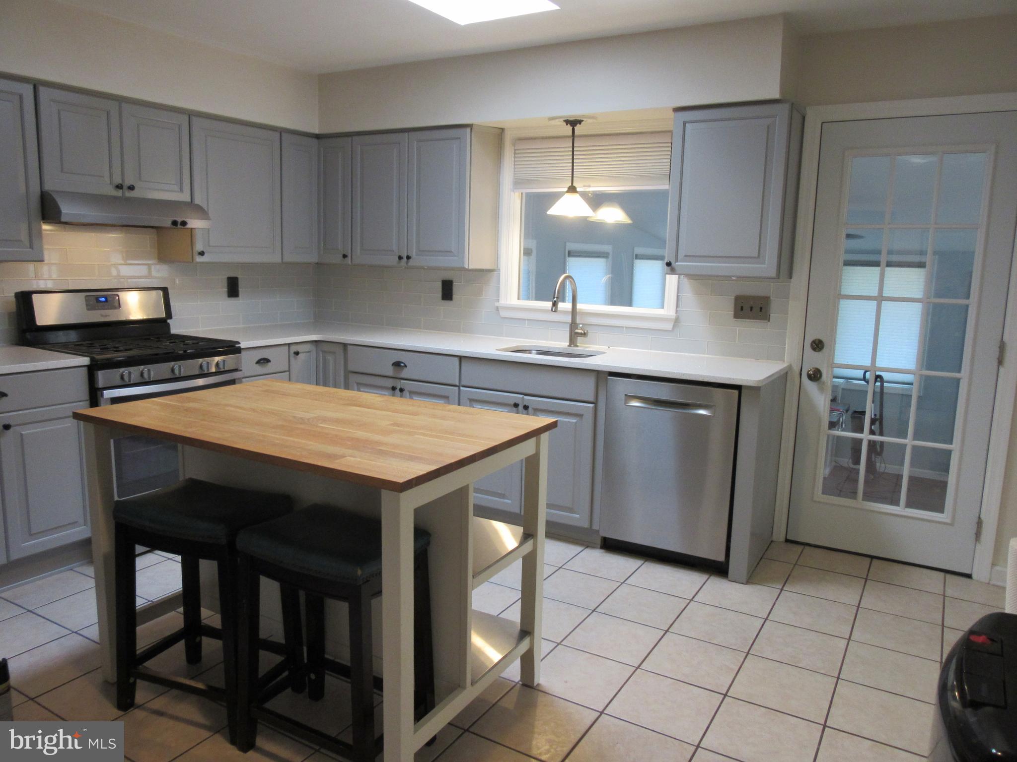 12 Pin Oak Trail Medford, NJ 08055 - Photo 4 of 43