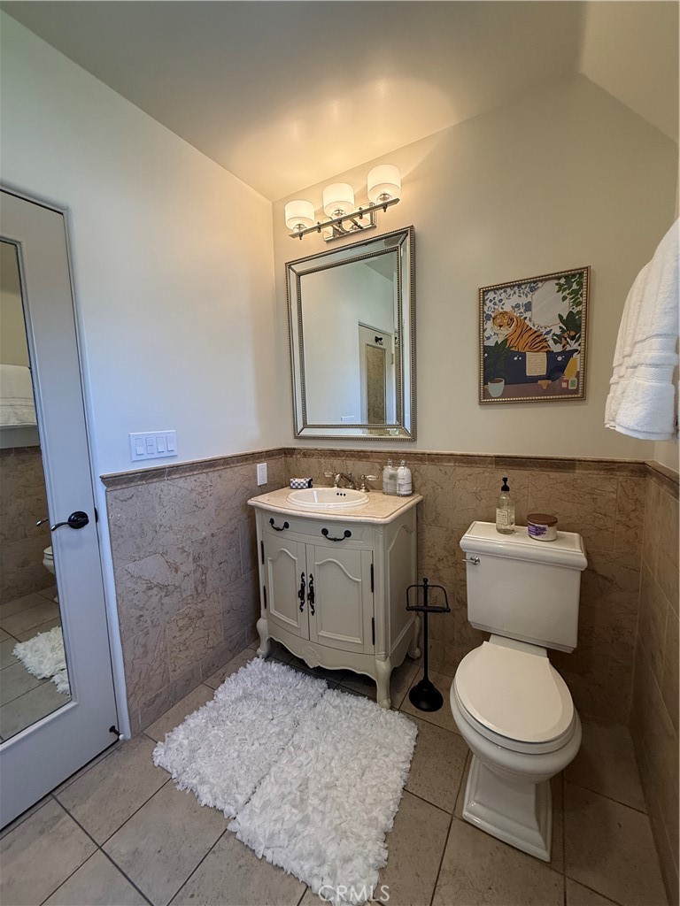 2110 Homet Road San Marino, CA 91108 - Photo 16 of 29 Upstairs Bathroom 2