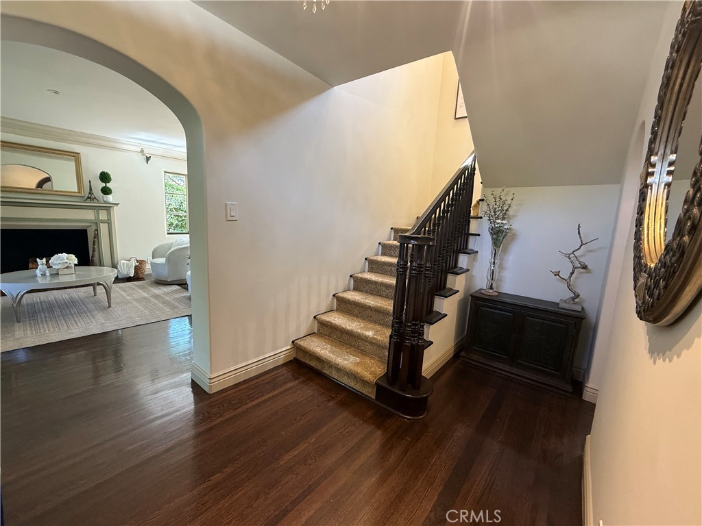 2110 Homet Road San Marino, CA 91108 - Photo 5 of 29 Foyer