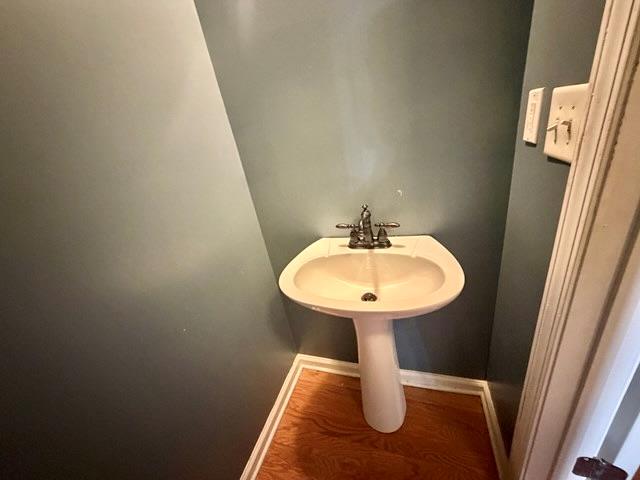2925 Snapfinger Manor Decatur, GA 30035 - Photo 14 of 40 a bathroom with a sink and mirror
