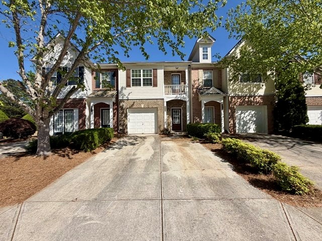 2925 Snapfinger Manor Decatur, GA 30035 - Photo 2 of 40 a front view of a house with a yard