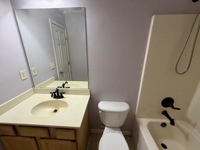 2925 Snapfinger Manor Decatur, GA 30035 - Photo 31 of 40 a bathroom with a sink and mirror with toilet