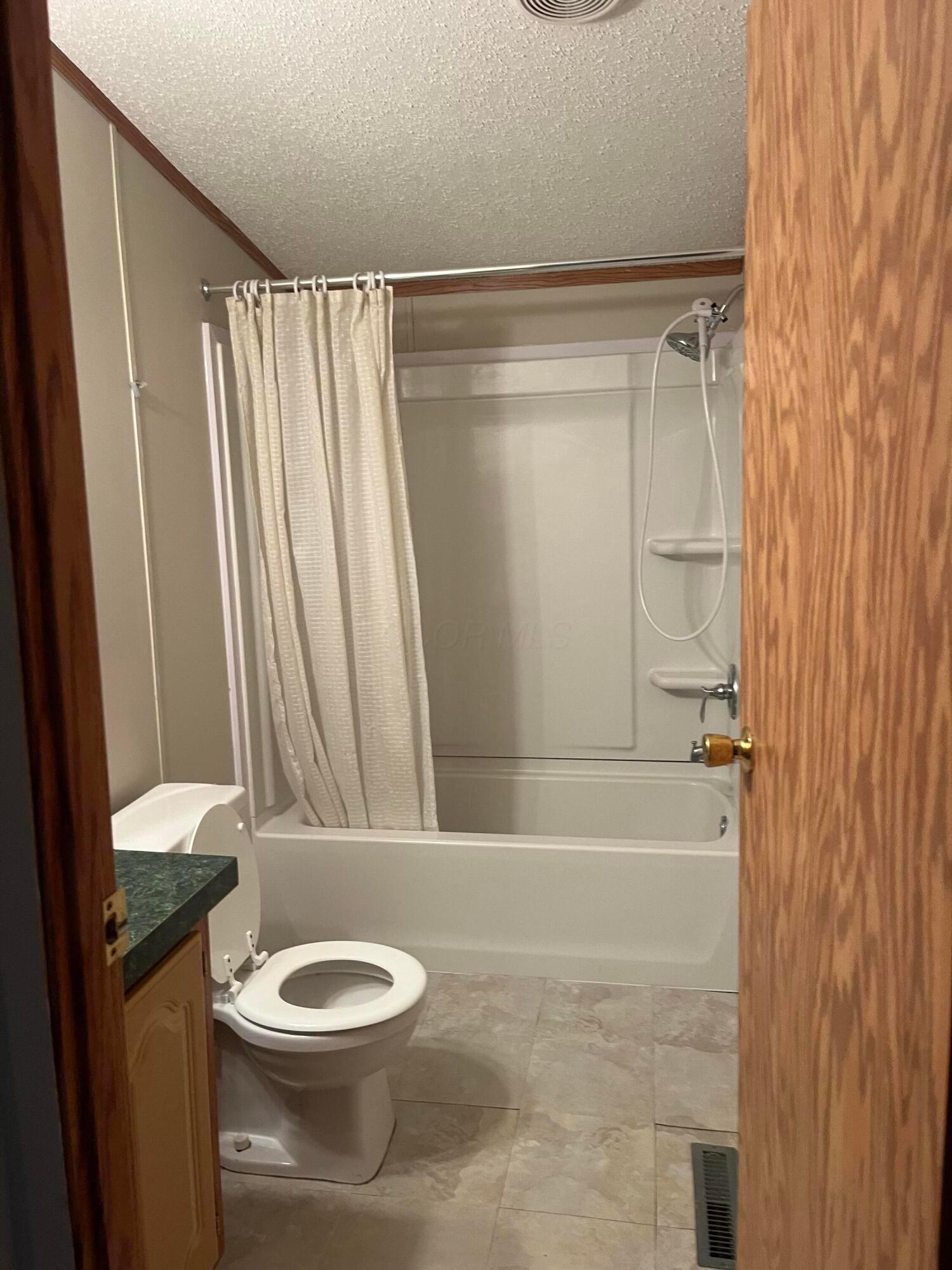211 Rona Boulevard Pataskala, OH 43062 - Photo 12 of 15 IMG_2058