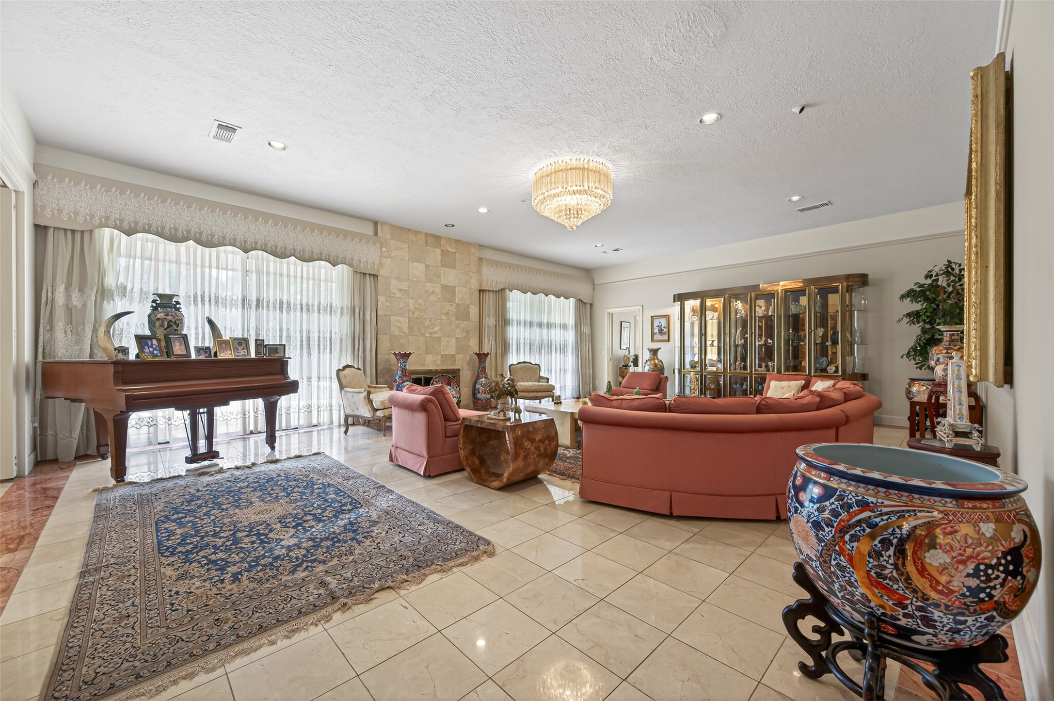 8103 Lake Edge Court Houston, TX 77071 - Photo 10 of 48 Spacious living room with large windows and abundant natural light