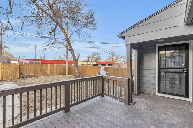 $189,900 | 936 East Gregory Boulevard, Kansas City, MO 64131