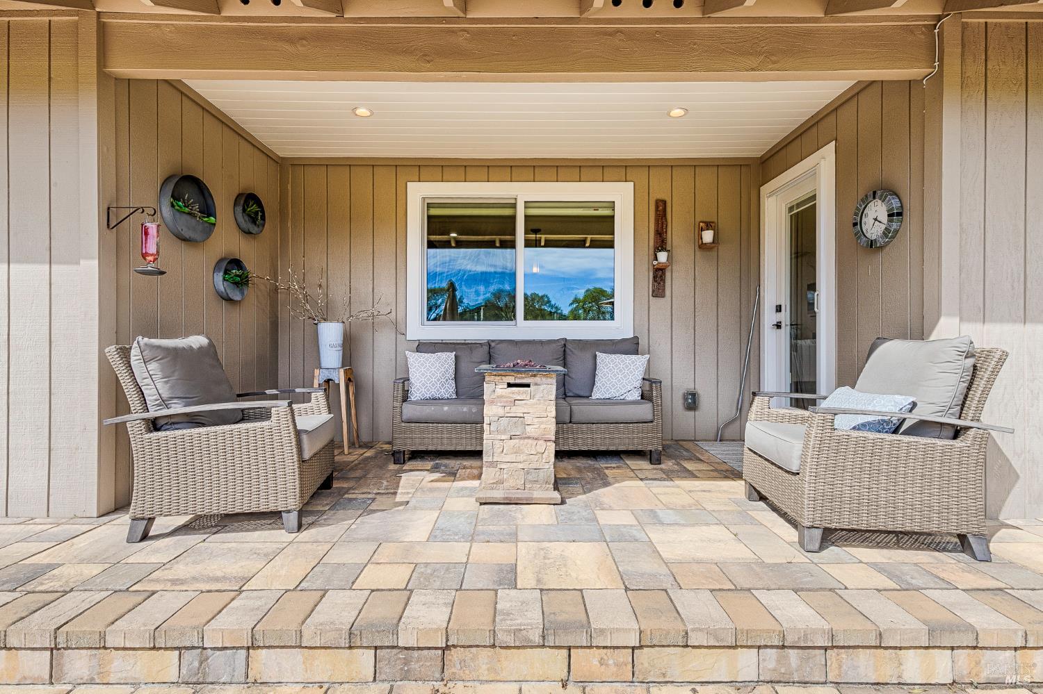 334 Miramonte Way Santa Rosa, CA 95409 - Photo 37 of 46 a living room with furniture and a window