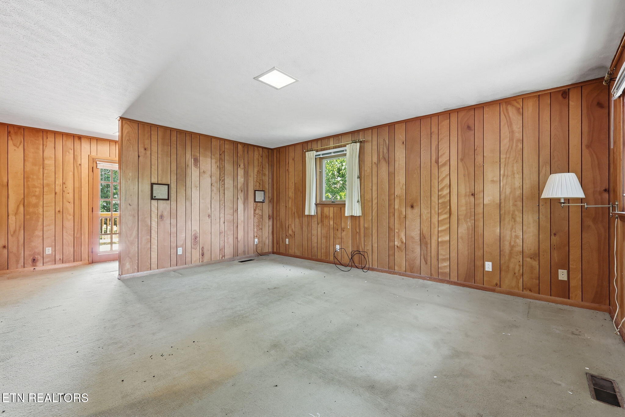 114 Balboa Circle Oak Ridge, TN 37830 - Photo 19 of 52 Primary Suite