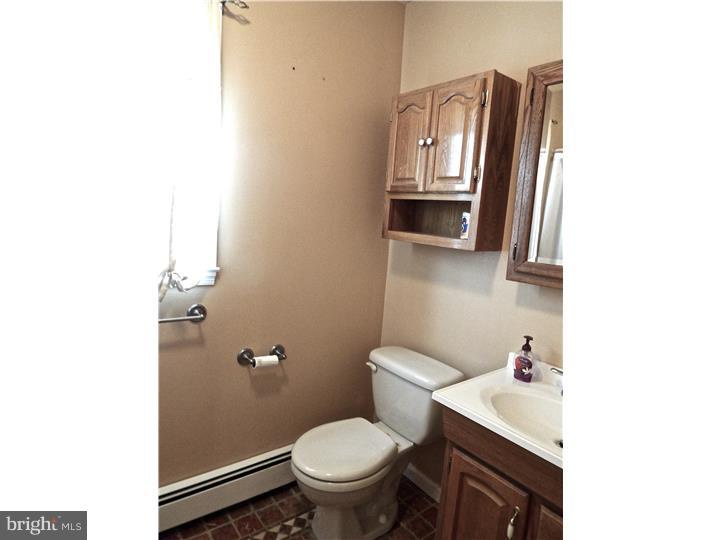 389 Hillside Road Ridley Park, PA 19078 - Photo 18 of 25 Bathroom