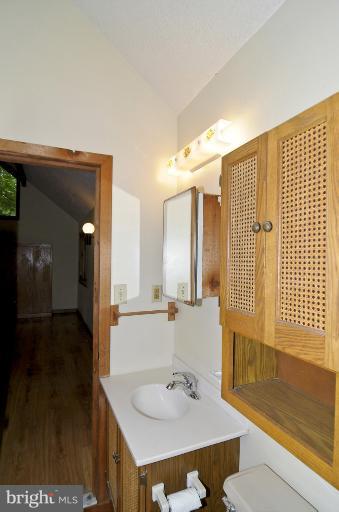14007 Overton Lane Silver Spring, MD 20904 - Photo 21 of 25 Bath (Master)