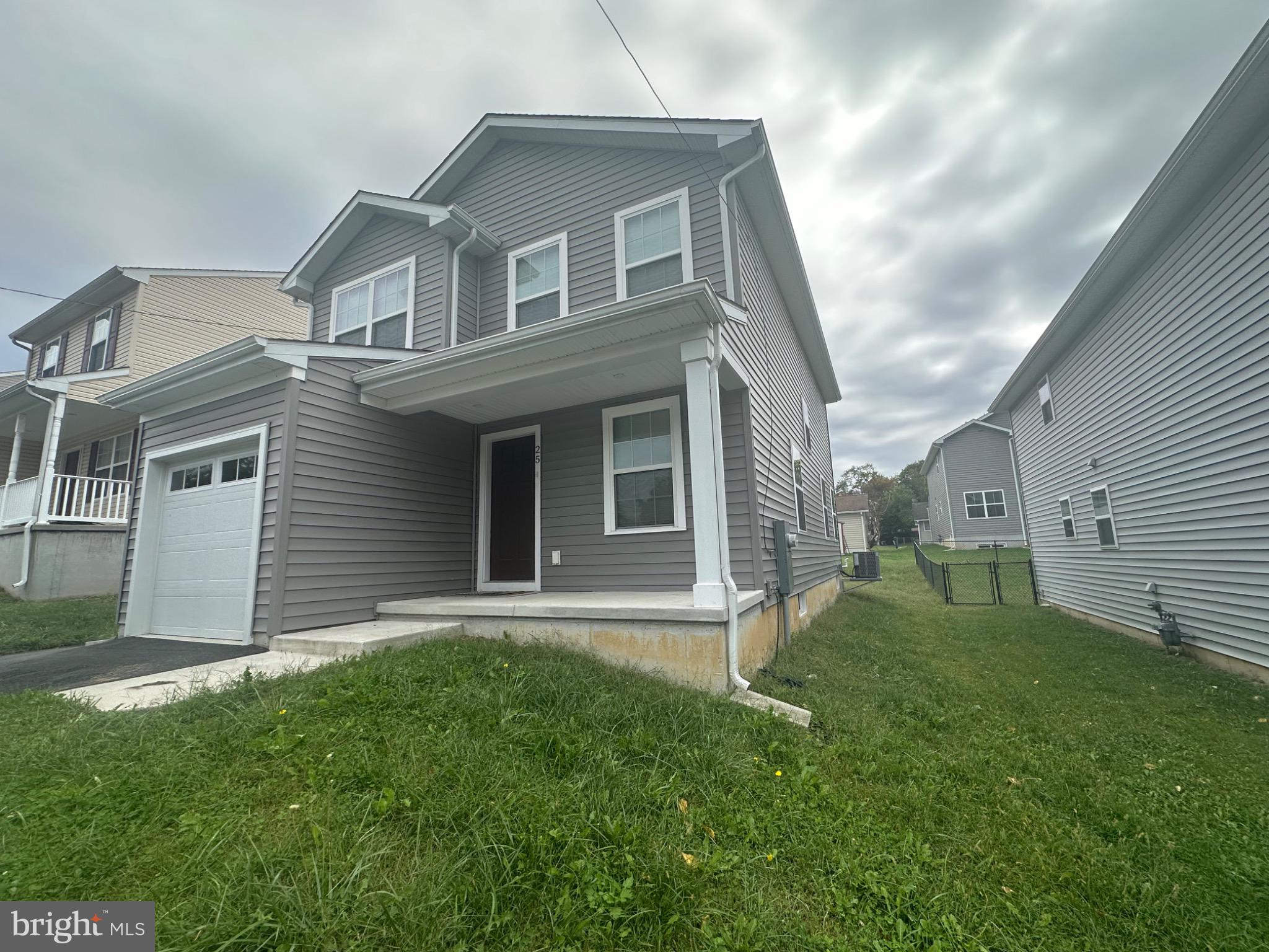 25 Mifflin Avenue New Castle, DE 19720 - Photo 2 of 23 Charming home with inviting curb appeal.