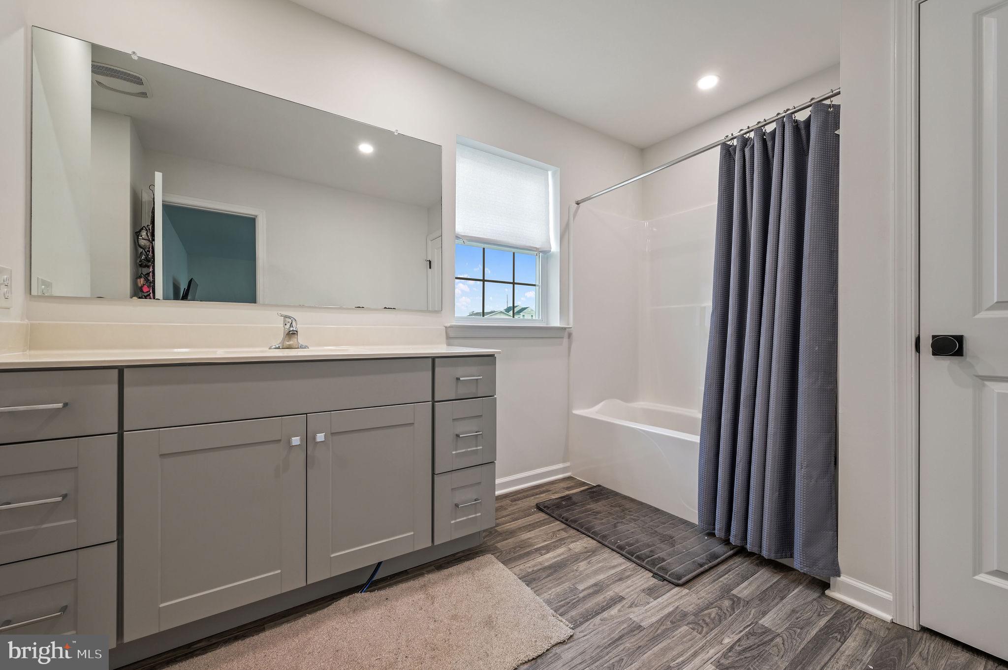 25 Mifflin Avenue New Castle, DE 19720 - Photo 23 of 23 Modern bathroom with sleek finishes.