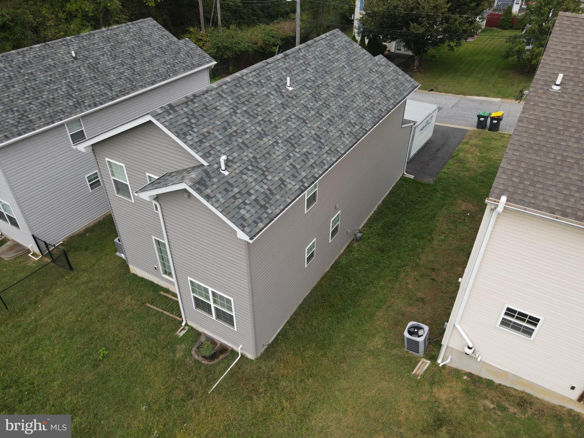 25 Mifflin Avenue New Castle, DE 19720 - Photo 4 of 23 Charming residential retreat with modern appeal.