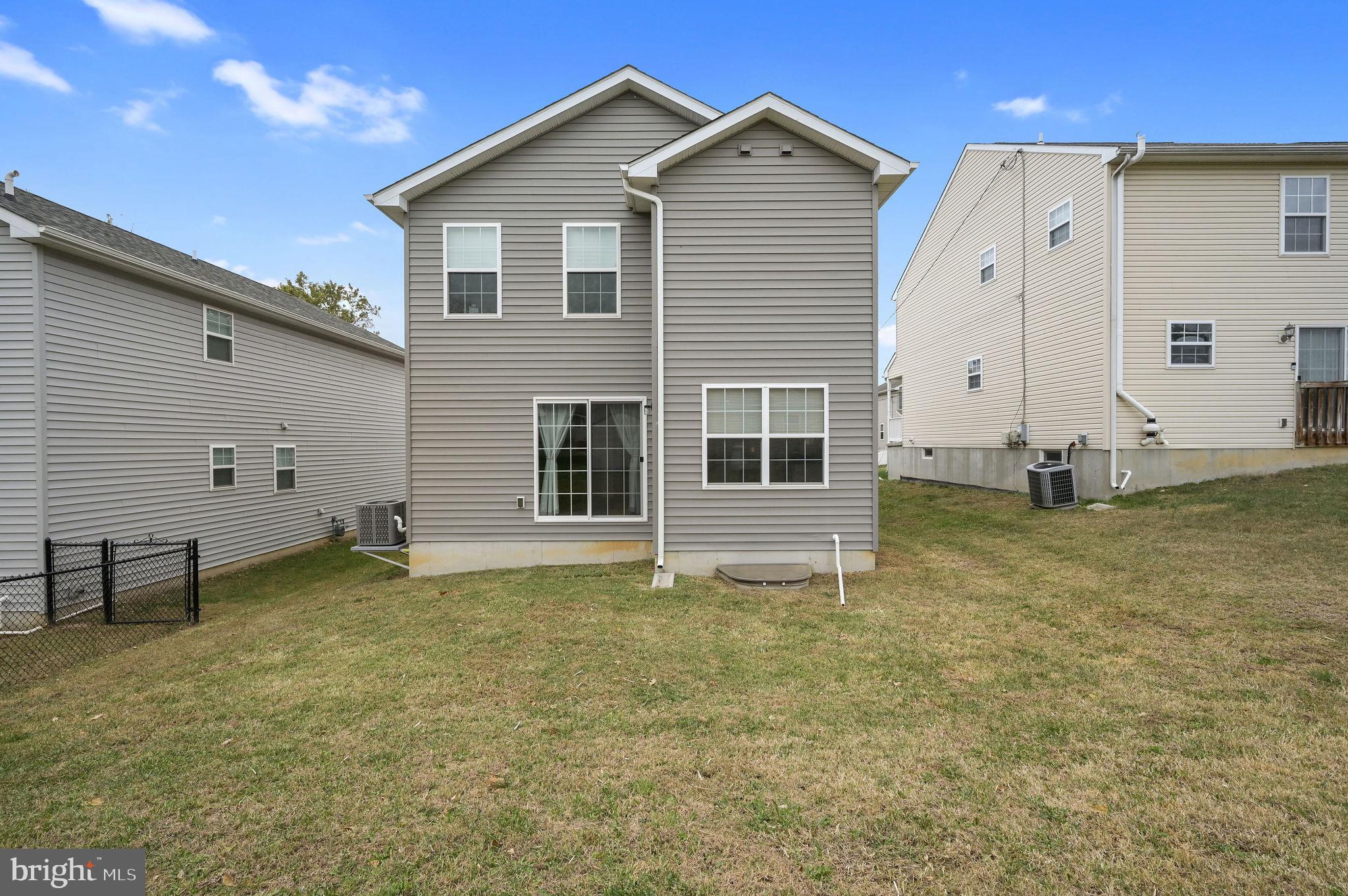 25 Mifflin Avenue New Castle, DE 19720 - Photo 9 of 23 Modern home with spacious backyard retreat.