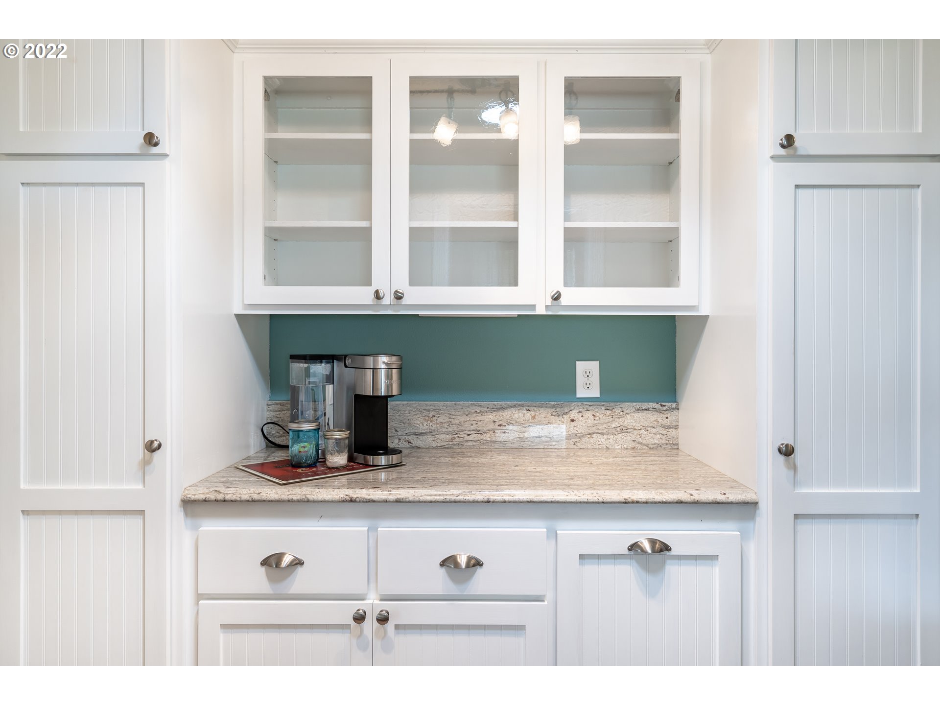87817 Cedar Flat Road Springfield, OR 97478 - Photo 7 of 32 a view of granite countertop cabinets