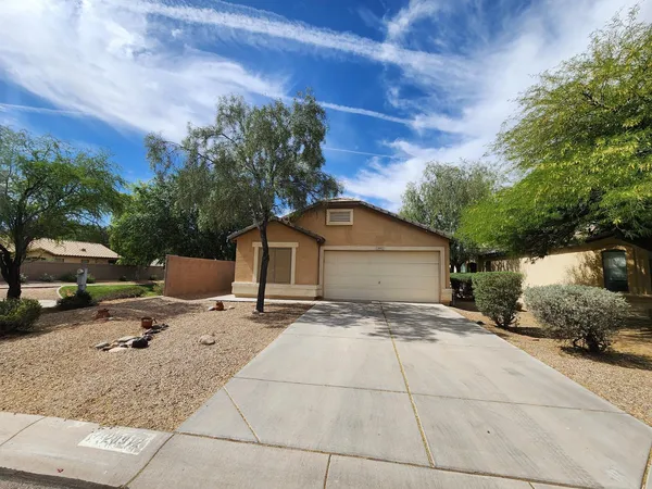 $1,950 | 28912 North Coal Avenue, San Tan Valley, AZ 85143