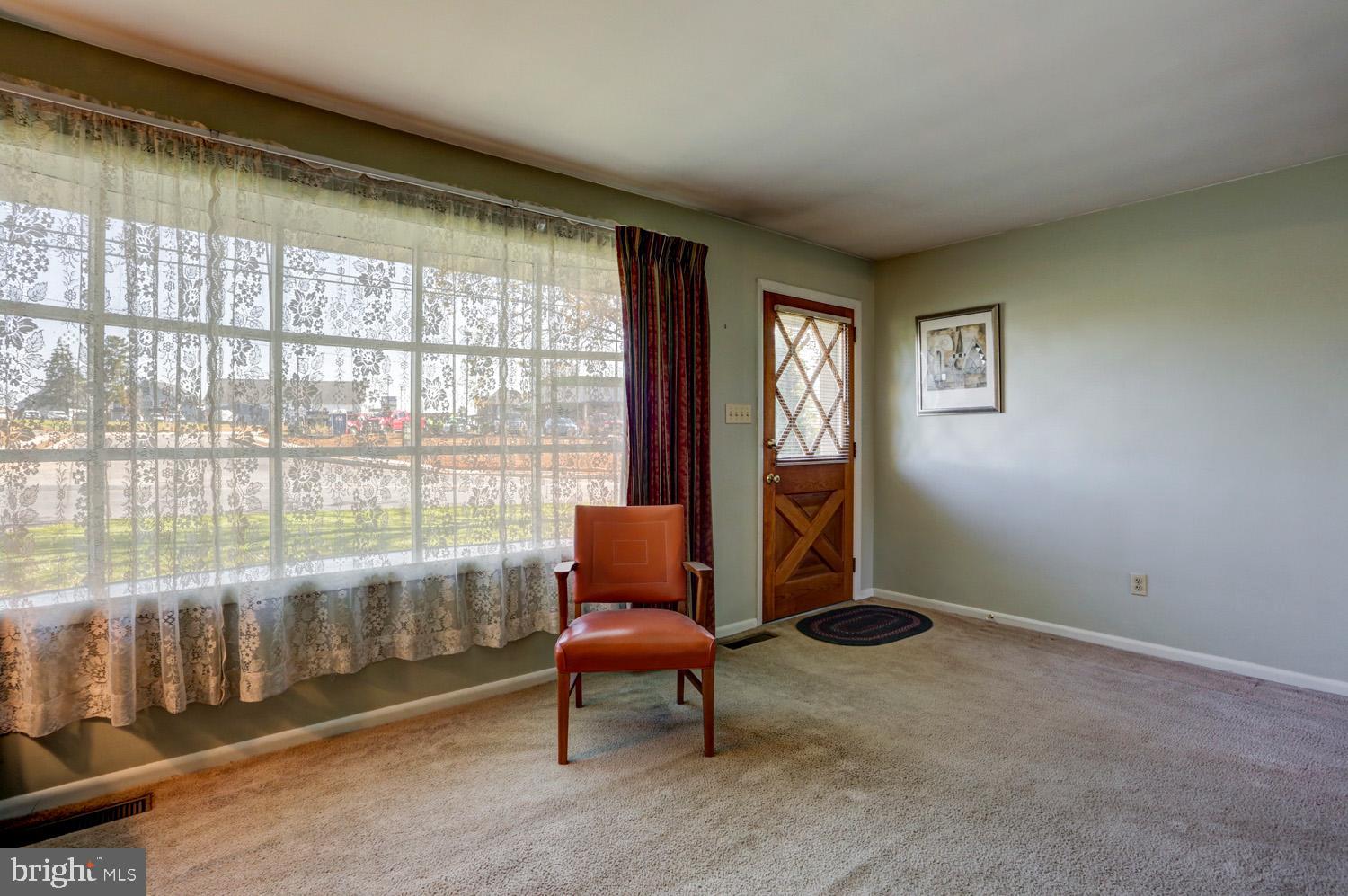817 Eden Road Lancaster, PA 17601 - Photo 4 of 46