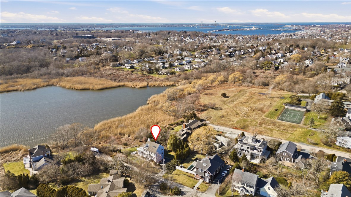 8 Key Court Newport, RI 02840 - Photo 3 of 49