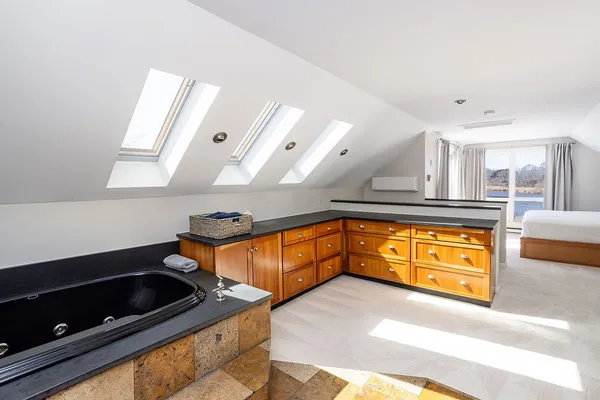 $3,195,000 | 8 Key Court, Newport, RI 02840