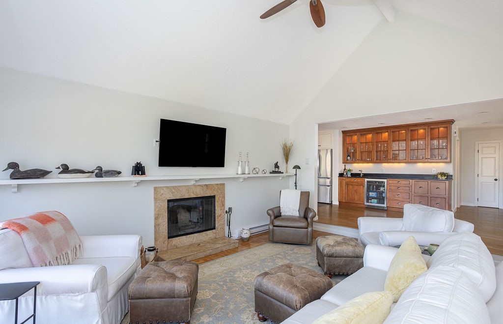 8 Key Court Newport, RI 02840 - Photo 7 of 49