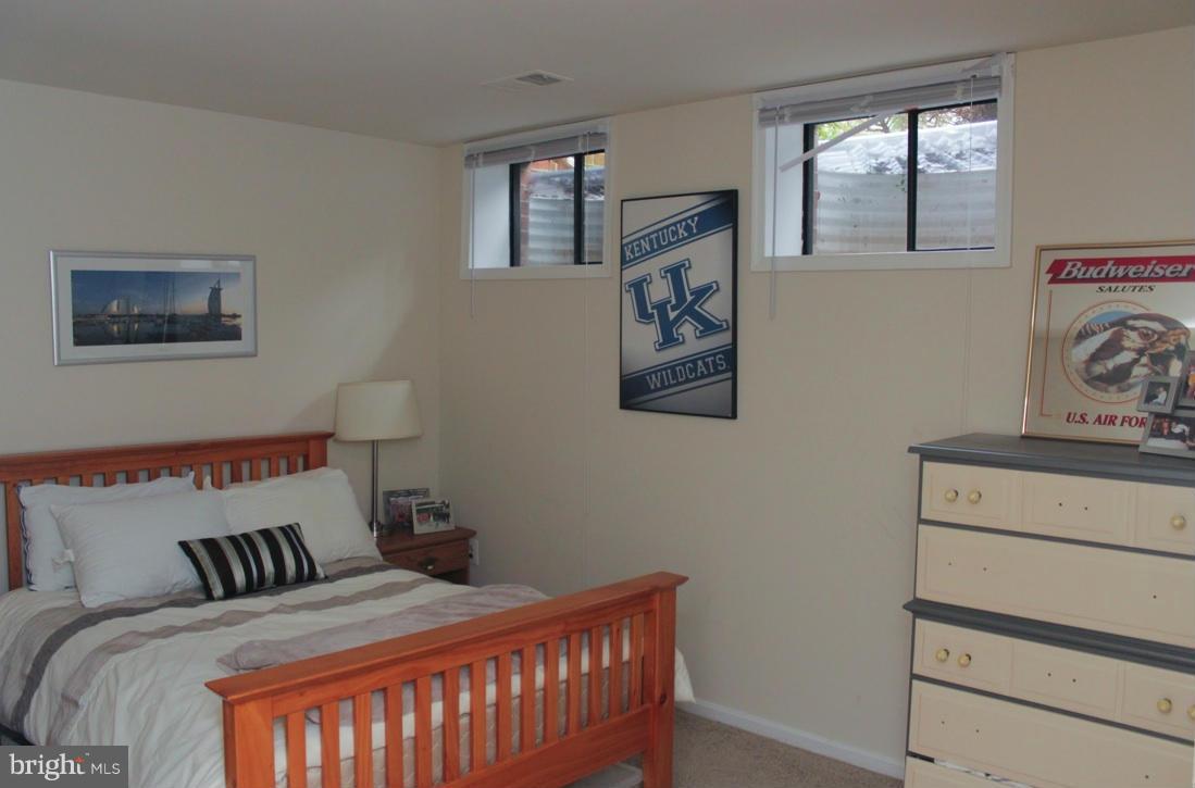 4926 Carriagepark Road Fairfax, VA 22032 - Photo 11 of 13 Bedroom