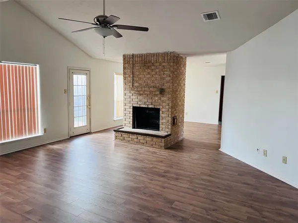 $1,890 | 2239 Trail W Street, Sugar Land, TX 77478