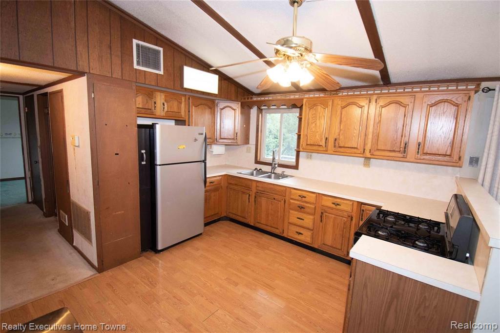5849 Roach Road Croswell, MI 48422 - Photo 6 of 25