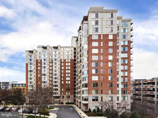 $525,000 | 2726 Gallows Road, Unit 216, Vienna, VA 22180