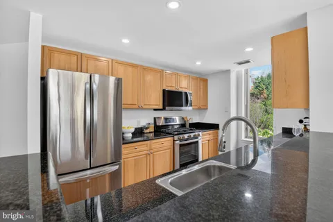 $515,000 | 2726 Gallows Road, Unit 216, Vienna, VA 22180